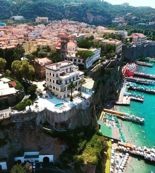 Villa La Terrazza Suites Sorrento Exterior photo
